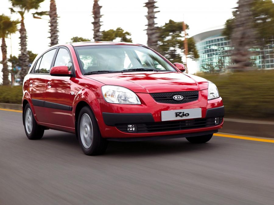  Kia Rio Hatchback 2005 года  (фото 38 из 39)